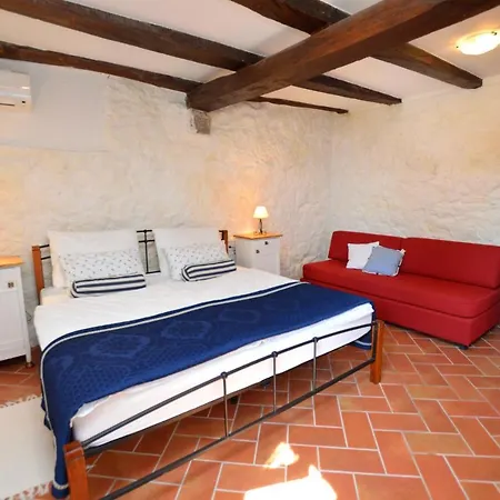 Vakantiehuis House Iva *