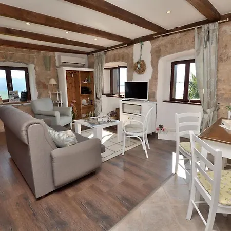 House Iva לובראן